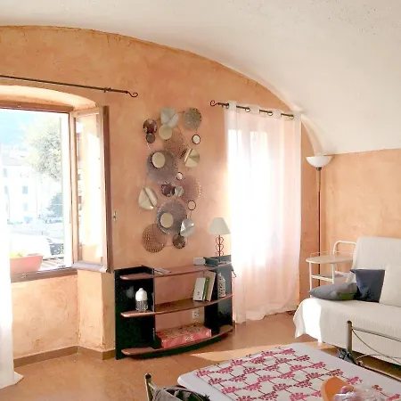 Studio Via Colomba Barberi * Dolceacqua