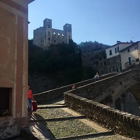 Studio Via Colomba Barberi * Dolceacqua